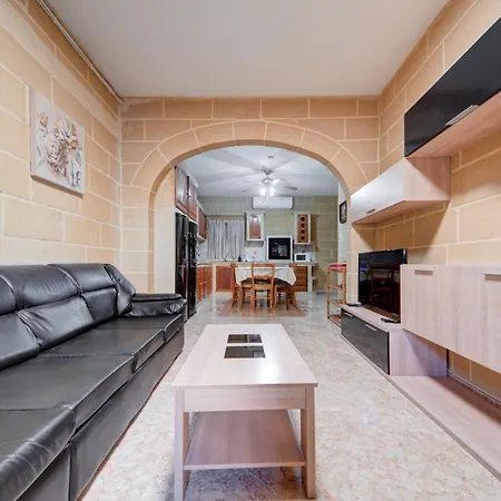 Bright & Spacious Beachside By Sf Homes Apartment *