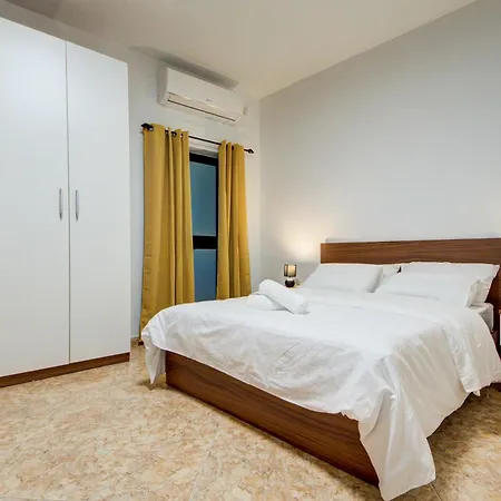 Daire Bright & Spacious Beachside By Sf Homes Marsaskala