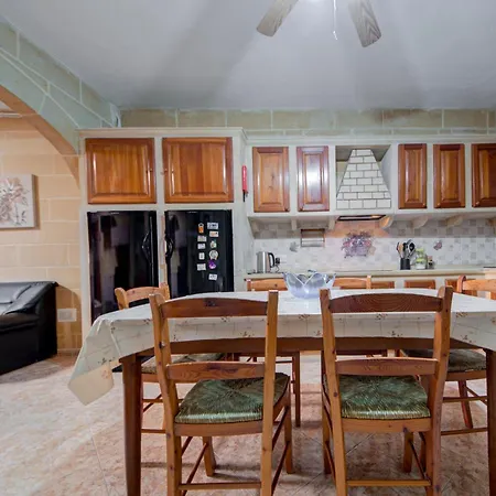 Bright & Spacious Beachside By Sf Homes