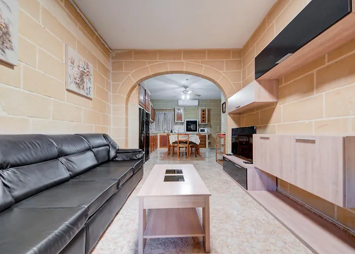 Bright & Spacious Beachside By Sf Homes Apartment *