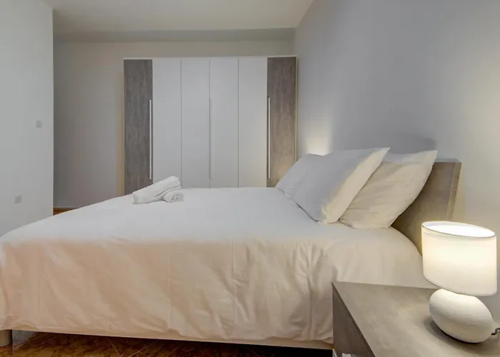 Bright & Spacious Beachside By Sf Homes Appartamento