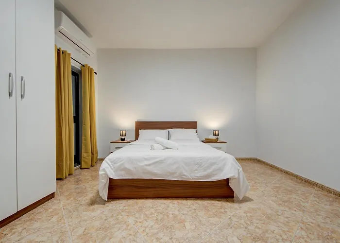 Apartment Bright & Spacious Beachside By Sf Homes *