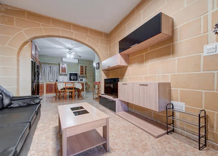 Bright & Spacious Beachside By Sf Homes Marsaskala