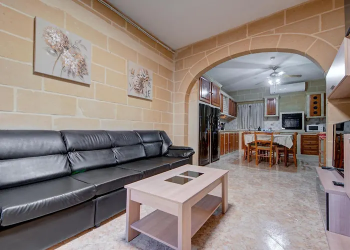 Bright & Spacious Beachside By Sf Homes Appartamento Marsaskala